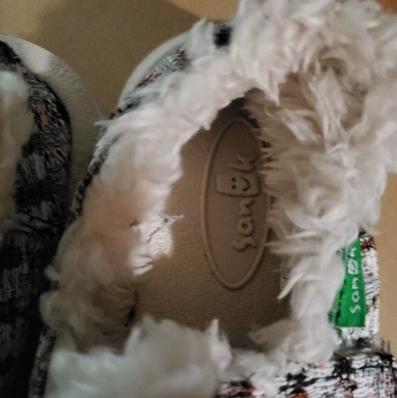 Brand New Kids Sanko slip ons - Picture 3 of 5